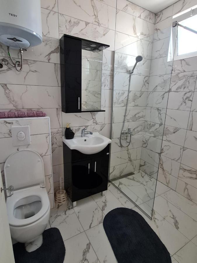 Apartmani Jovan Ulcinj Exterior photo