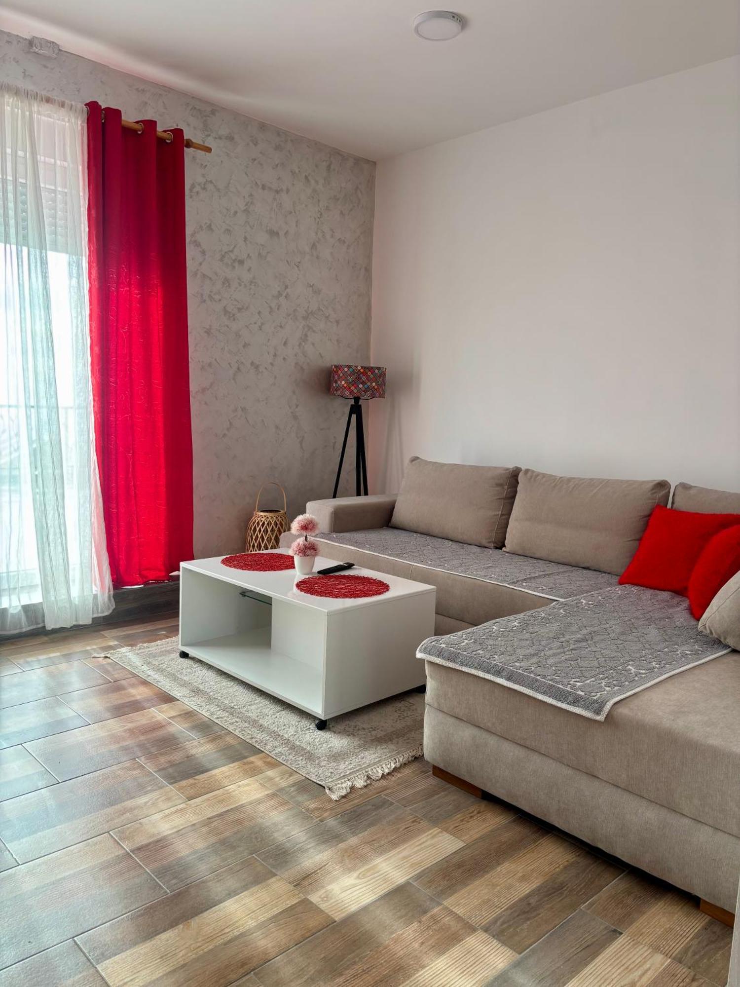Apartmani Jovan Ulcinj Exterior photo