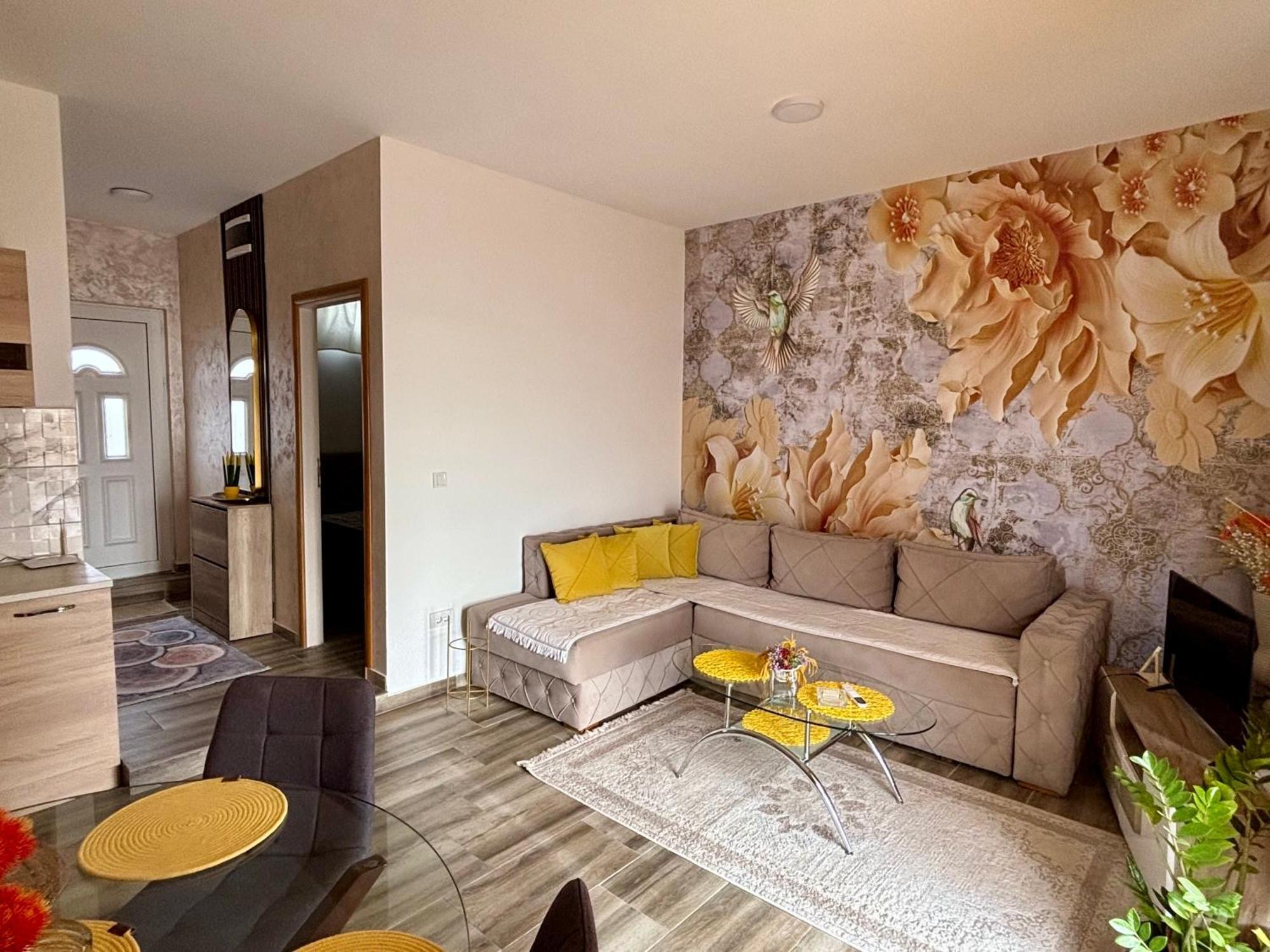 Apartmani Jovan Ulcinj Exterior photo